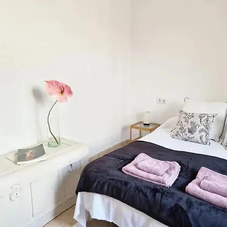 Bright In With Private Garden Apartment *
