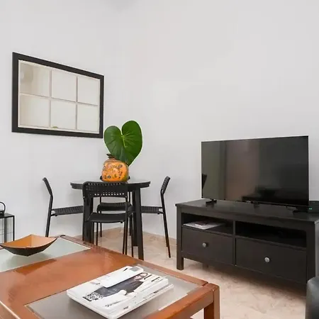 아파트 Bright In With Private Garden